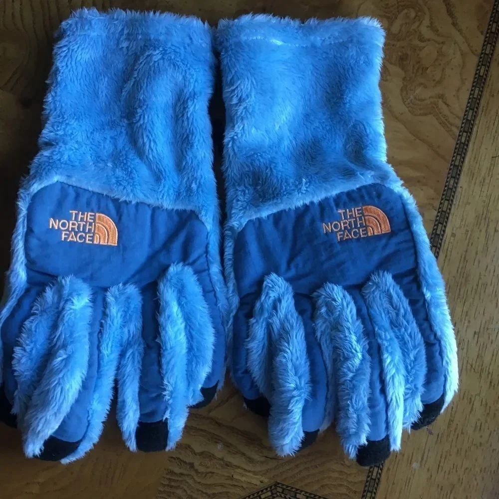 NORTHFACE SOFT Chenille Like Gloves!